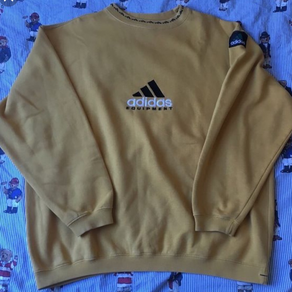 IN SEARCH OF THIS CREWNECK